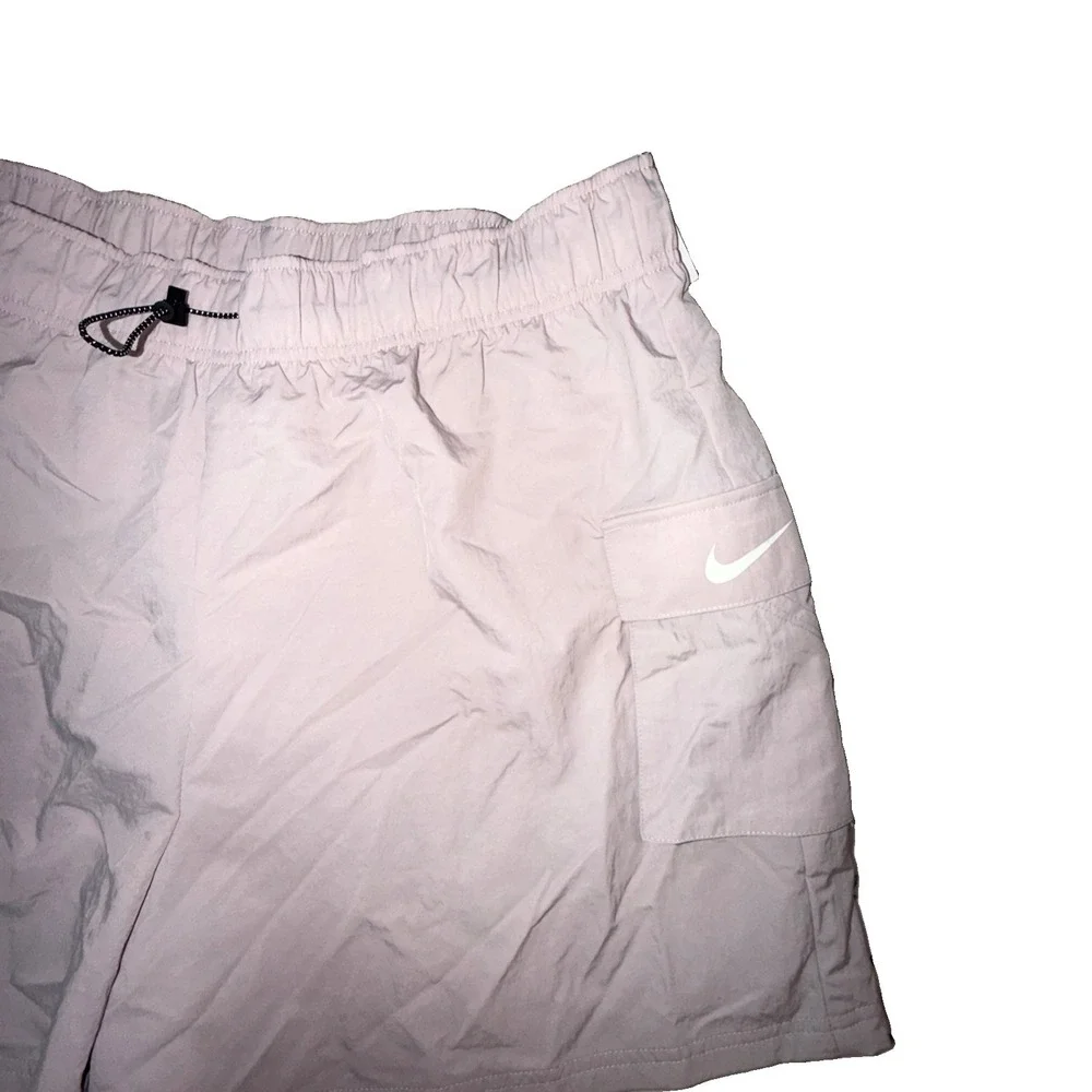 Nike Woven Cargo Shorts Pockets Woman's Size XL Loose Fit High Rise Lined Pink
